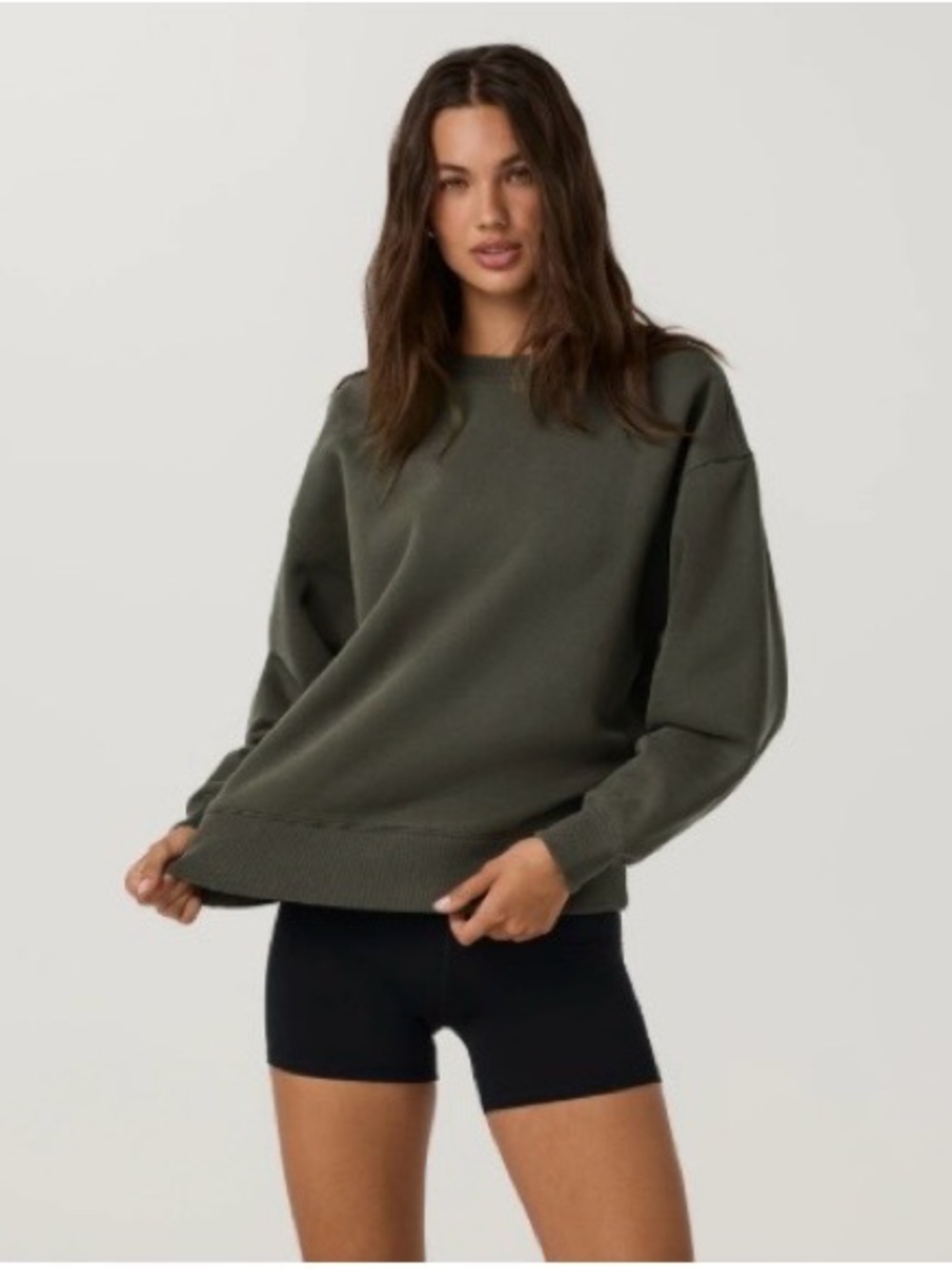 Vuori new release army green side small Sedona crew price is firm.